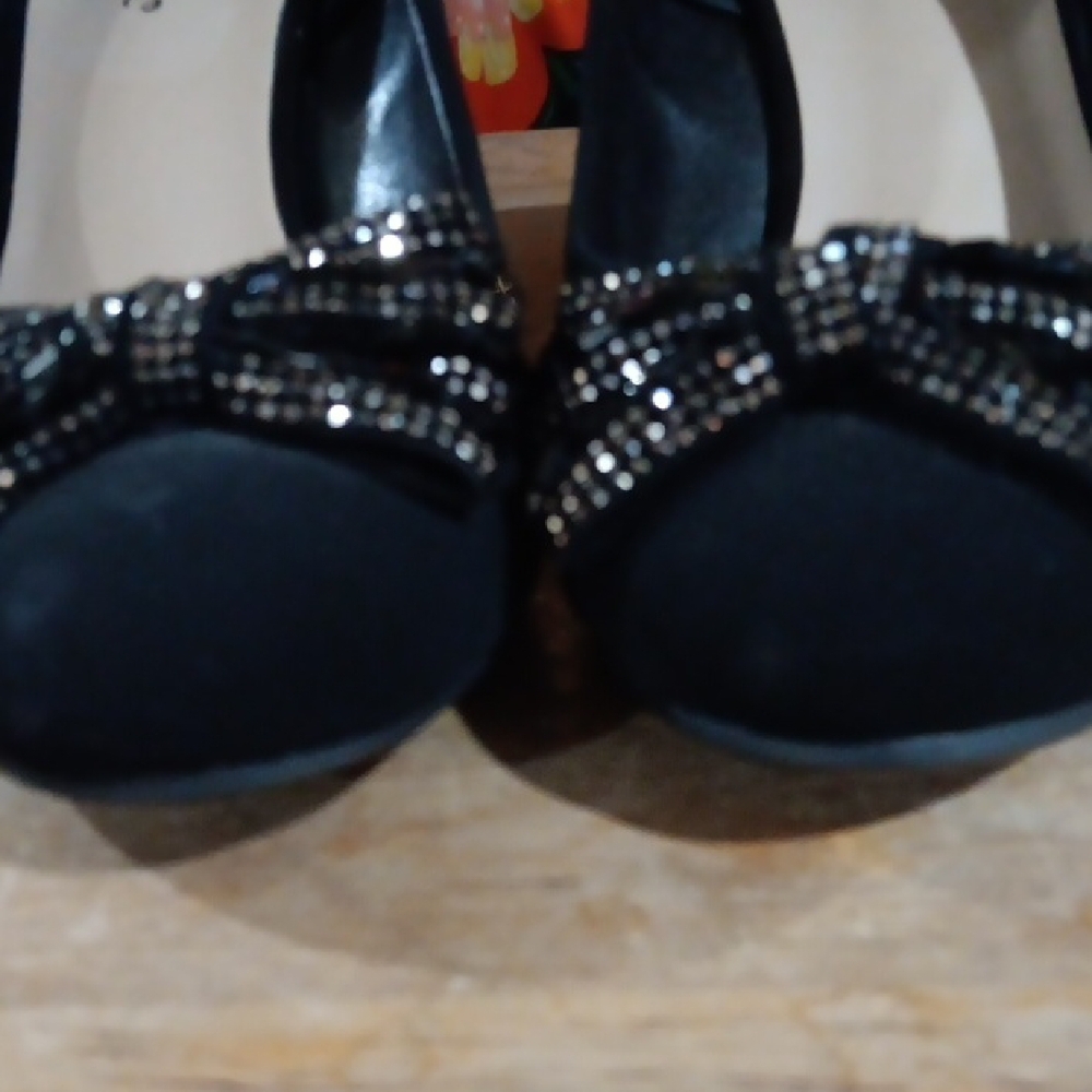 Madeline Stuart Black Wedges with Beaded Bow - Picture 10 of 12